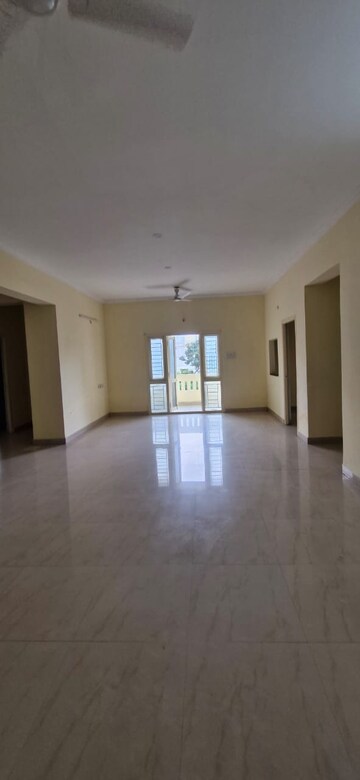 Room in 3 BHK Builder Floor at Kondapur – for Rent