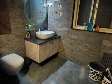 Bathroom in 3.5 BHK Apartment at B2 Green Glade Apartments, Vasant Kunj – for Sale