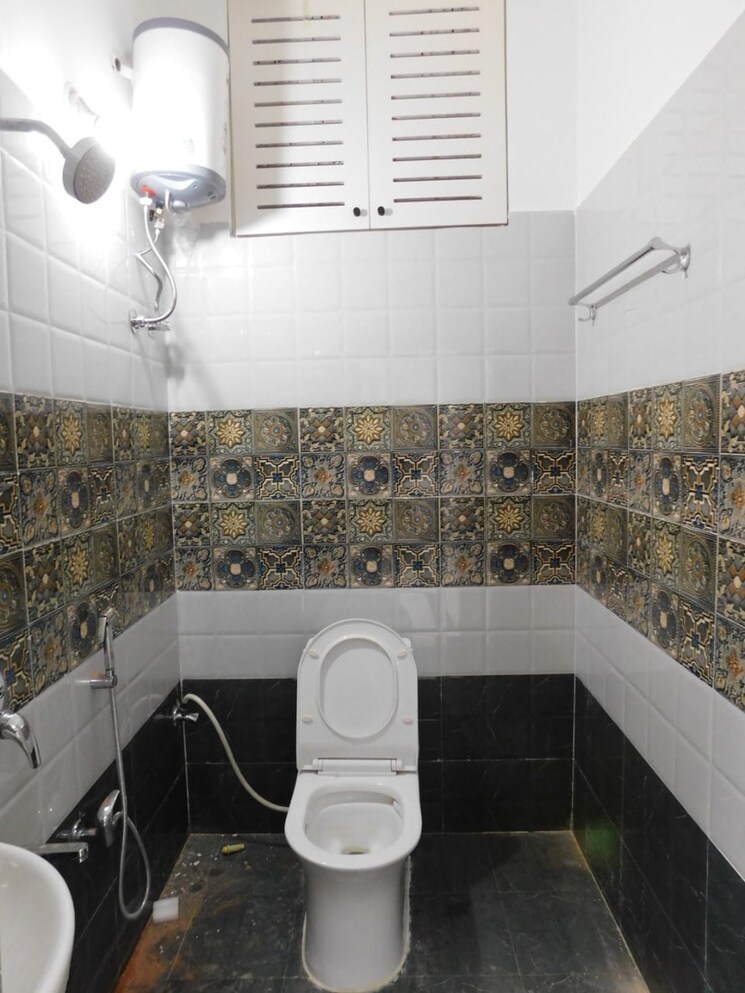 Bathroom, kondapur 3 Bedroom 1900 Sq.Ft. Builder Floor In Kondapur Hyderabad 9292103