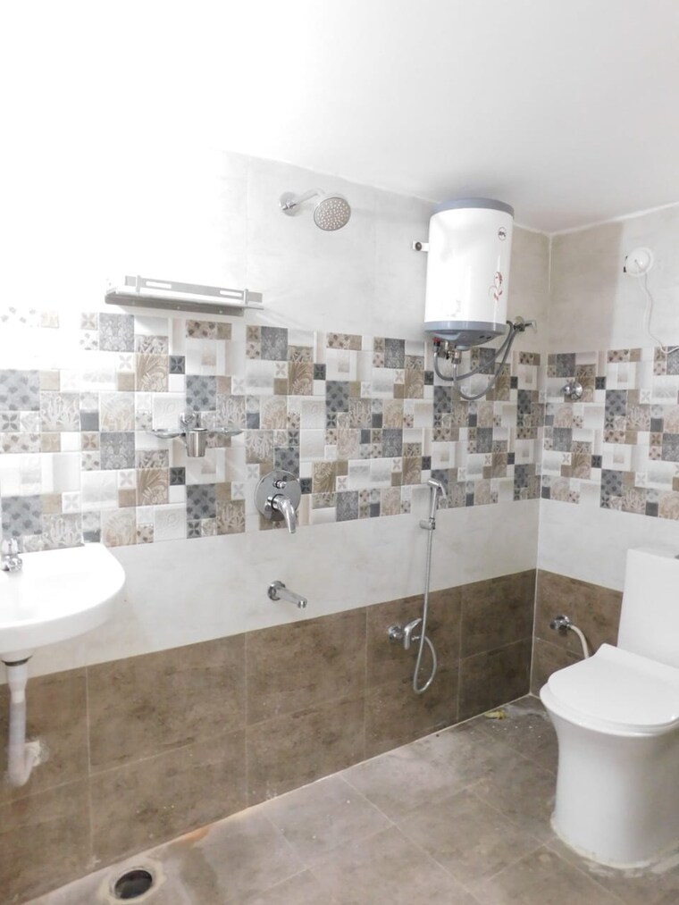 Bathroom, kondapur 3 Bedroom 1900 Sq.Ft. Builder Floor In Kondapur Hyderabad 9292103