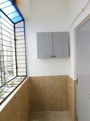 Room in 3 BHK Builder Floor at Kondapur – for Rent