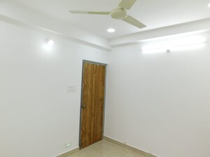 Room in 3 BHK Builder Floor at Kondapur – for Rent