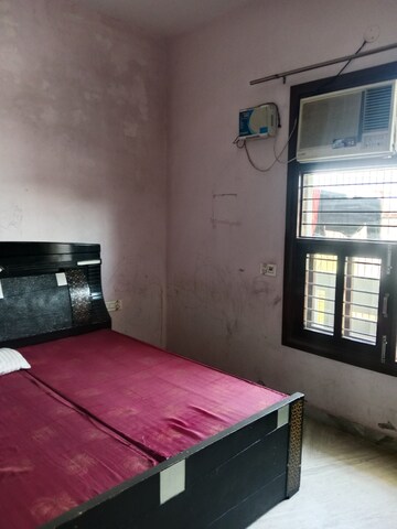 Room in 3 BHK Builder Floor at Huda – for Rent