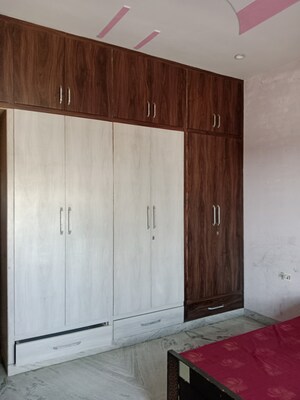 Room in 3 BHK Builder Floor at Huda – for Rent