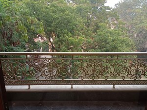 Balcony in 4 BHK Builder Floor at Veera Safdarjung Enclave, Safdarjung Enclave – for Rent