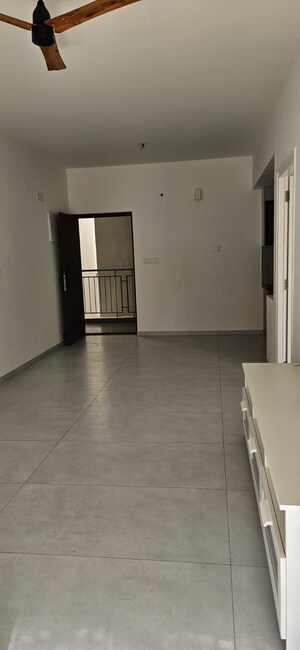 Room in 1 BHK Apartment at Casagrand Boulevard, Hennur Road – for Rent