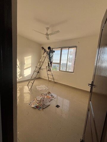 Furnished Amenities in 2 BHK Apartment at Piyush Heights, Sector 89 – for Rent