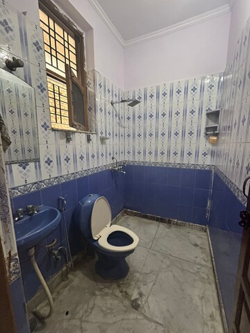 Bathroom in 1.5 BHK Builder Floor at White Pearl Residency, Sector 5 – for Rent