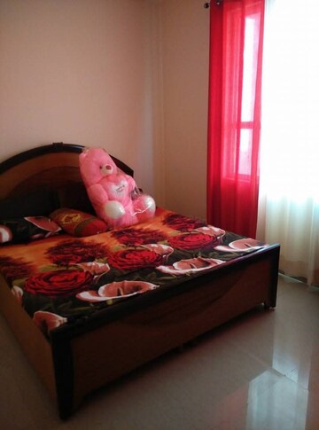 Bedroom in 2 BHK Apartment at Piyush Heights, Sector 89 – for Rent