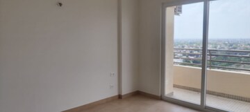 Room in 4 BHK Apartment at Wave Amore, Sector 32 – for Rent