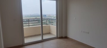Room in 4 BHK Apartment at Wave Amore, Sector 32 – for Rent