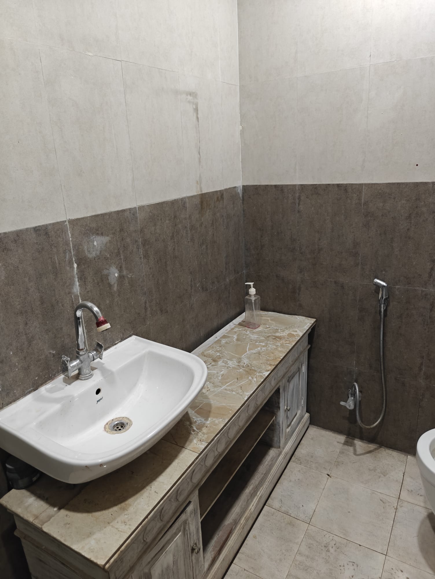 4 BHK + Servant Room 2410 Sq.Ft. Apartment in Emaar MGF The Palm Drive Studios