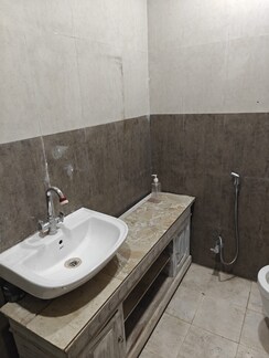 4 BHK + Servant Room Apartment For Sale in Emaar MGF The Palm Drive Studios