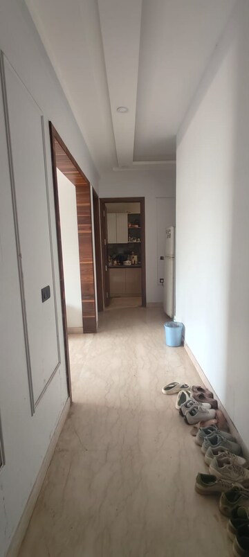 Building Lobby in 2.5 BHK Builder Floor at Sector 57 – for Rent