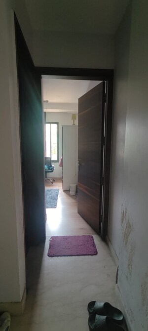 Building Lobby in 2.5 BHK Builder Floor at Sector 57 – for Rent