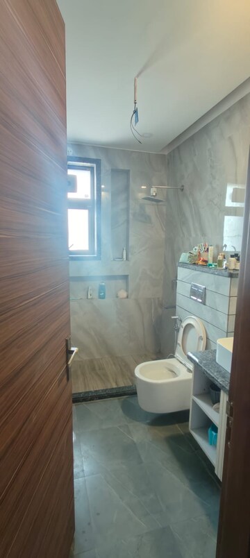 Bathroom in 2.5 BHK Builder Floor at Sector 57 – for Rent