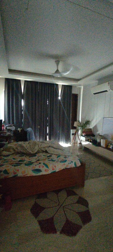 Bedroom in 2.5 BHK Builder Floor at Sector 57 – for Rent
