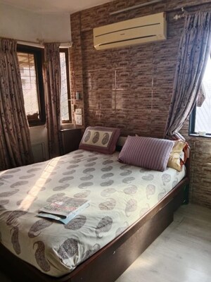 1 BHK Apartment For Rent in Veena Tower, Colaba