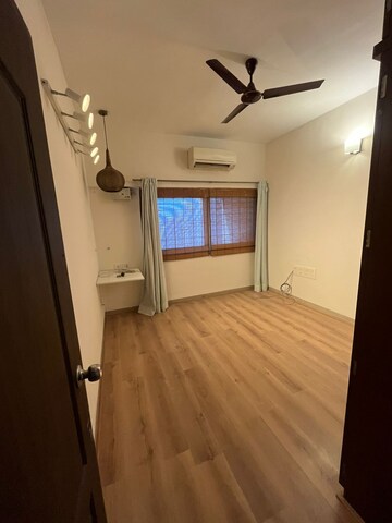 Room in 3 BHK Apartment at Kumar Primrose, Kharadi – for Rent