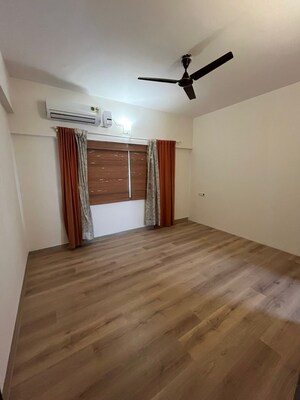 Room in 3 BHK Apartment at Kumar Primrose, Kharadi – for Rent