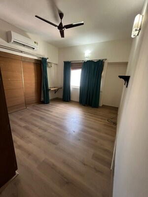 Room in 3 BHK Apartment at Kumar Primrose, Kharadi – for Rent