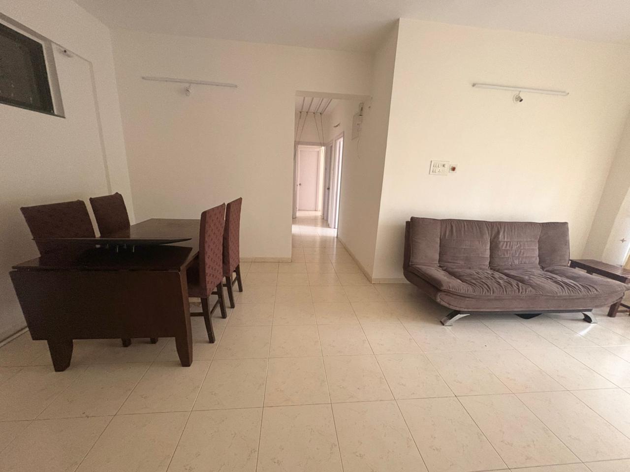 2 BHK Apartment For Rent in Nyati Meadows