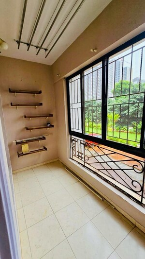 Room in 2 BHK Apartment at Nyati Meadows, Wadgaon Sheri – for Rent