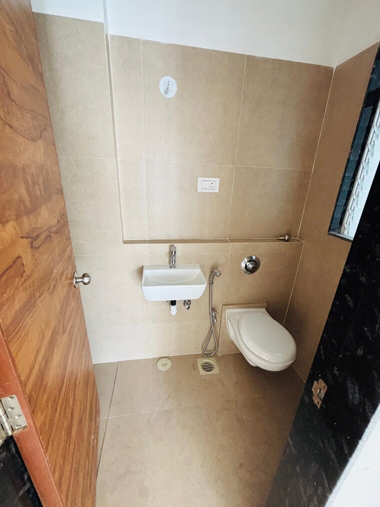 Attached Bathroom, je-and-vee-madhuban 2 Bedroom 707 Sq.Ft. Apartment In Malad East Mumbai 9292302