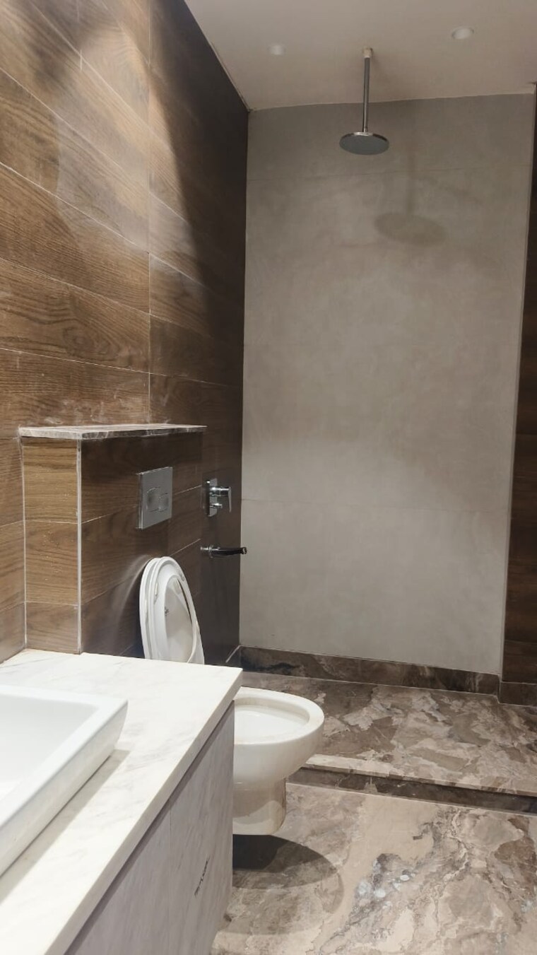 Bathroom, green park Commercial Office Space 1450 Sq.Ft. In Green Park Delhi 9257779