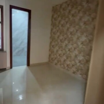Room in 3 BHK Builder Floor at RPS Palm Drive, Khedi Road – for Rent