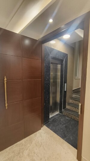 Living Room in 3 BHK Builder Floor at South Extension ii – for Sale