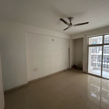 Room in 2.5 BHK Apartment at Nirala Aspire, Panchsheel Green – for Sale