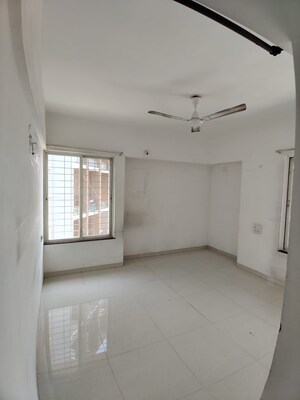 Room in 2 BHK Apartment at Geeta Gold Fusion, Kharadi – for Rent