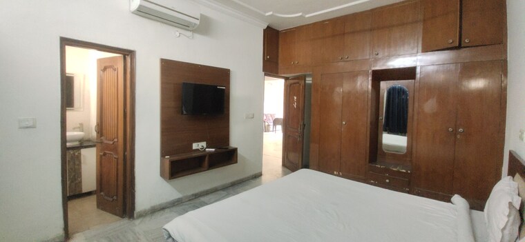 Room, sector 21 6+ Bedroom 5445 Sq.Ft. Independent House In Sector 21 Panchkula 9292344