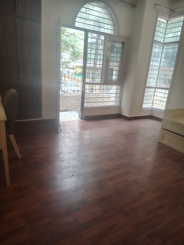 Room in 3 BHK Builder Floor at Green Park – for Rent