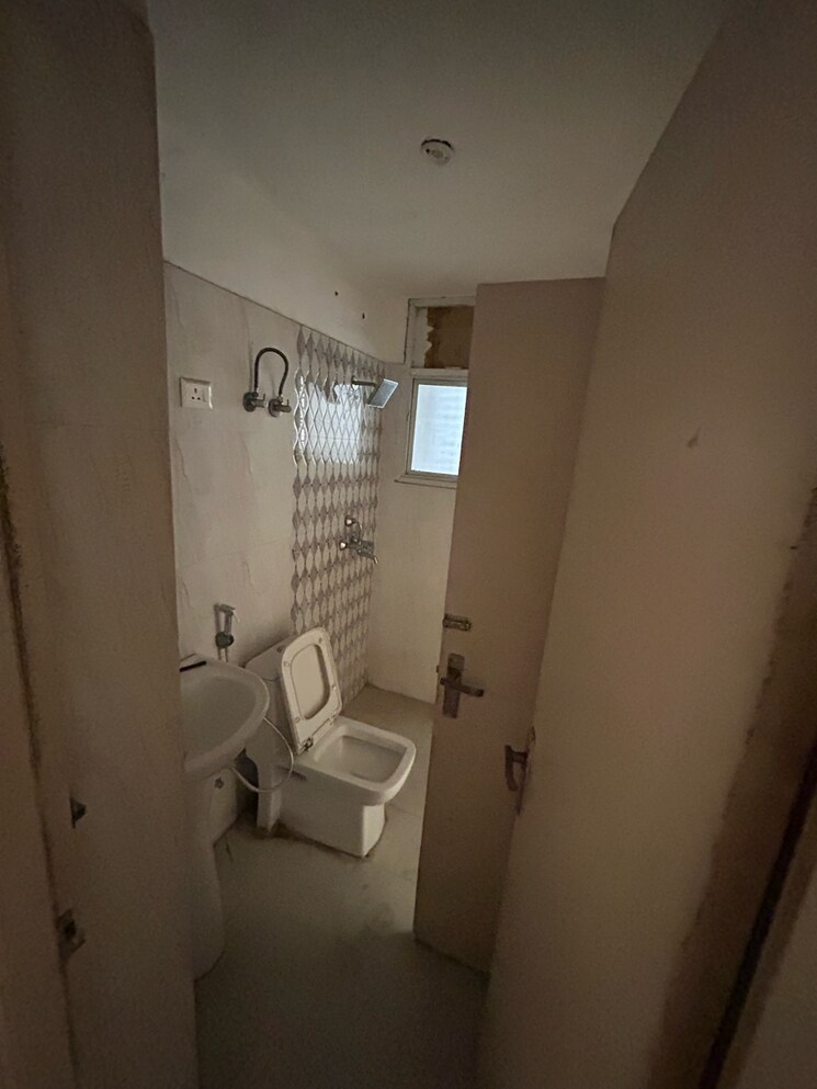 Bathroom, nirala-aspire 2.5 Bedroom 1180 Sq.Ft. Apartment In Panchsheel Green Greater Noida 9292361