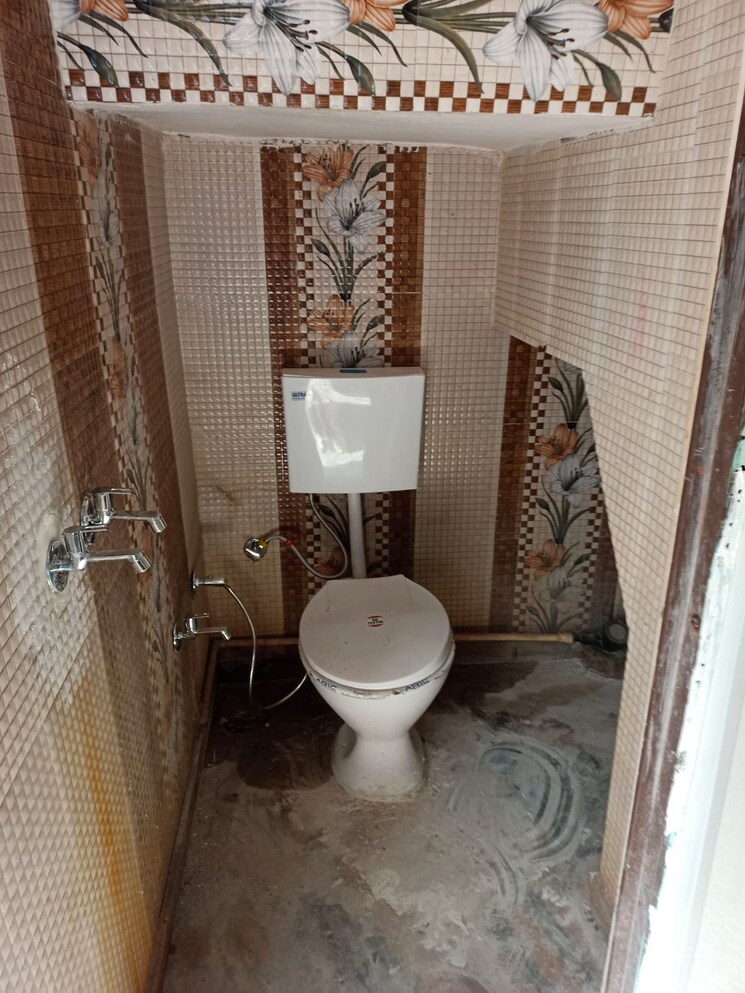 Bathroom, burari 1.5 Bedroom 360 Sq.Ft. Independent House In Burari Delhi 9292360
