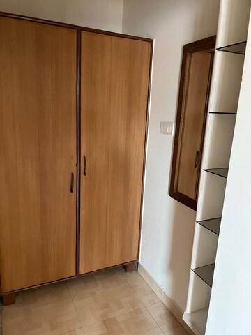 Room in 3 BHK Builder Floor at Sector 38 – for Rent