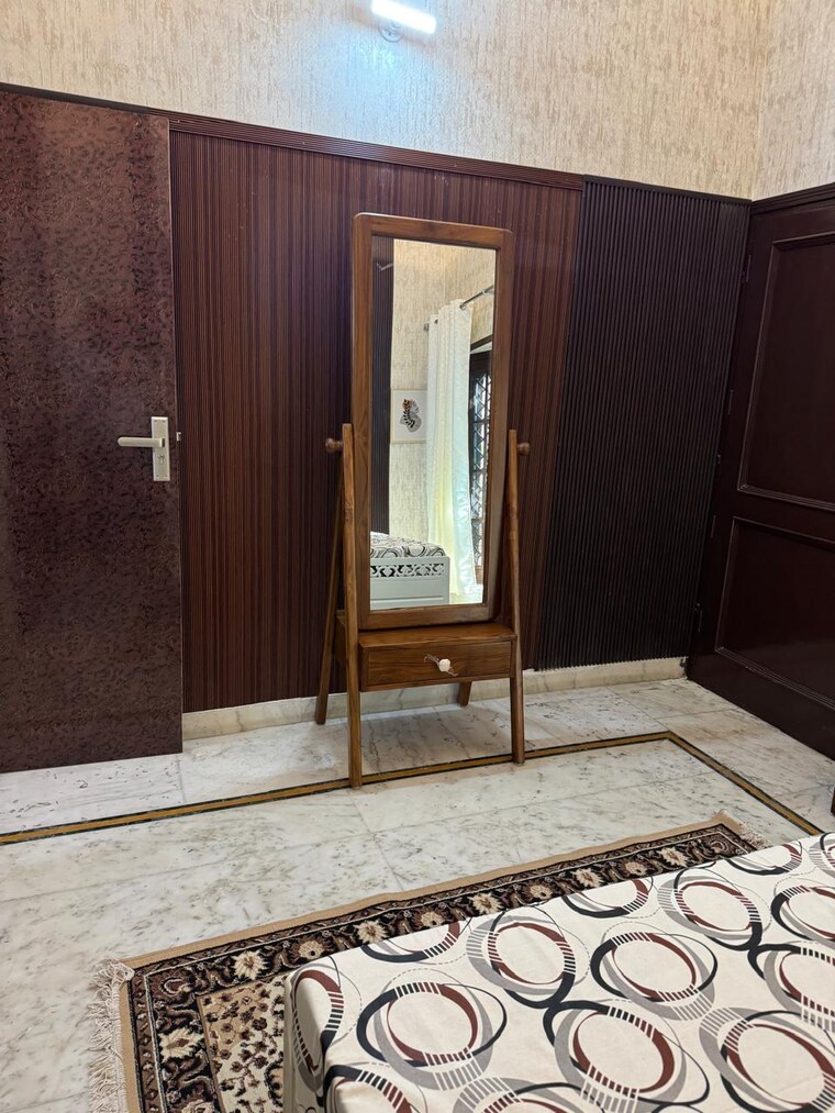 Bedroom, sector 38 3 Bedroom 250 Sq.Yd. Builder Floor In Sector 38 Chandigarh 9292364