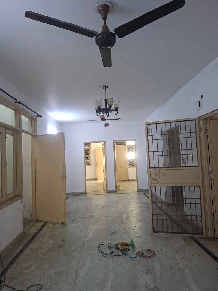 Other, sector 48 4 Bedroom 300 Sq.Yd. Independent House In Sector 48 Noida 9292372