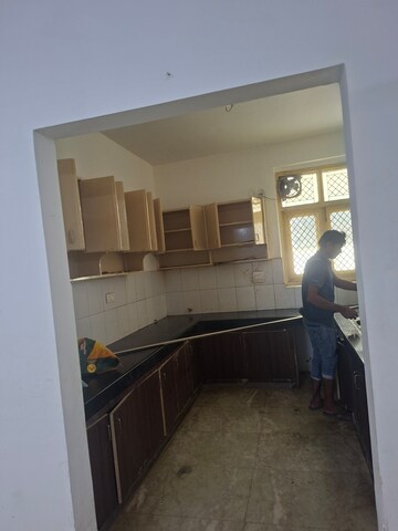 Staircase in 4 BHK Independent House at Sector 48 – for Rent