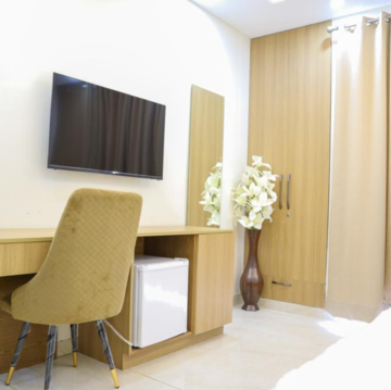 Living Room in  Pg at Dlf City Phase 3 – for Rent
