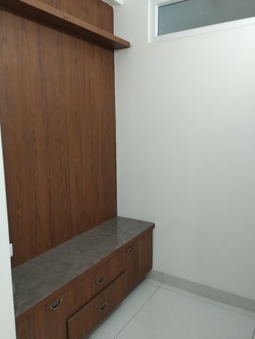 Room in 2.5 BHK Villa at Aparna Sarovar Zicon, Nallagandla – for Rent