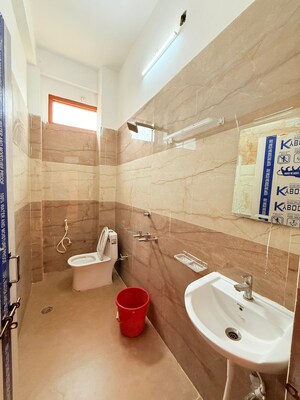 Bathroom in  Pg at Malad East – for Rent
