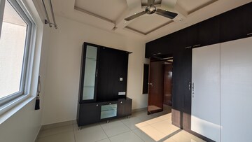 Room in 2 BHK Apartment at Prestige Sunrise Park Norwood, Electronic City Phase I – for Rent