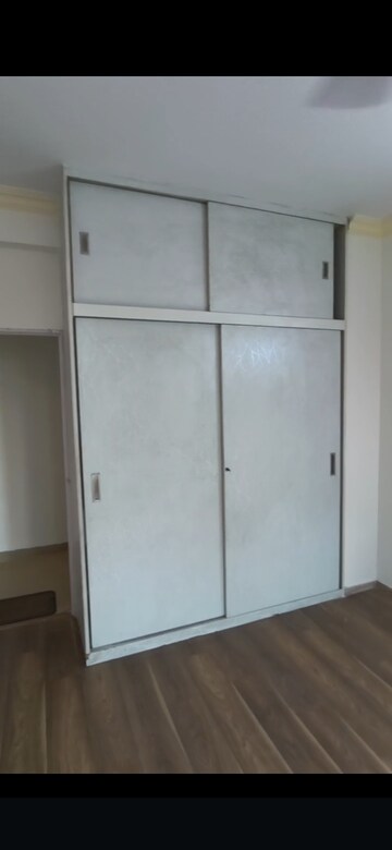 Room in 3 BHK Apartment at Raheja Vedaanta, Sector 108 – for Rent