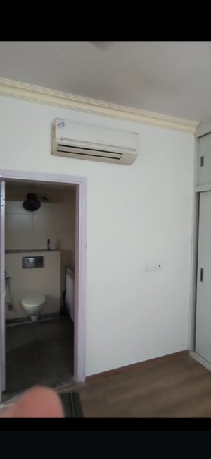 3 BHK Apartment For Rent in Raheja Vedaanta, Sector 108