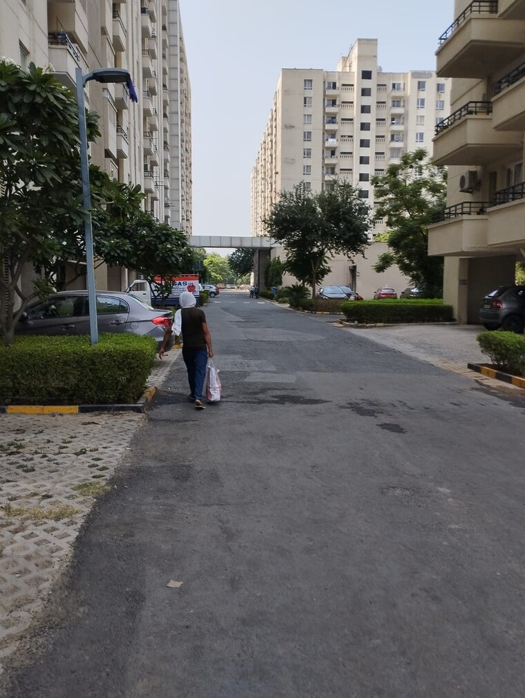  Parking, umang-monsoon-breeze-phase-ii 3 Bedroom 1550 Sq.Ft. Apartment In Sector 78 Gurgaon 9292439