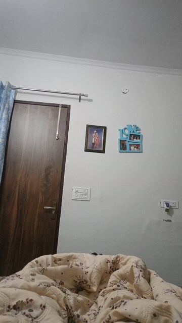 Room in 3 BHK Apartment at Umang Monsoon Breeze Phase II, Sector 78 – for Rent