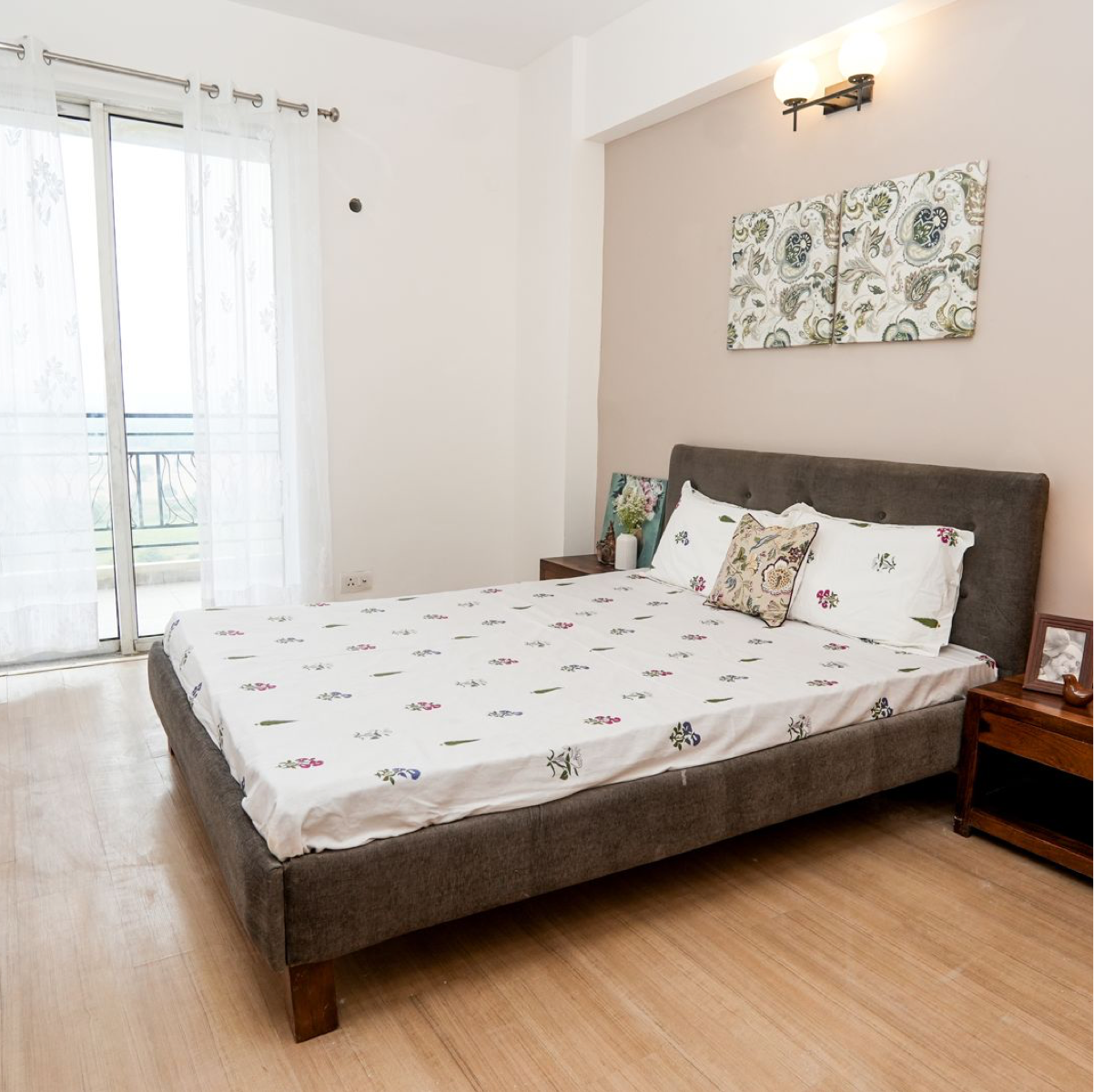 3 BHK + Servant Room Apartment For Sale in DLF Express Greens